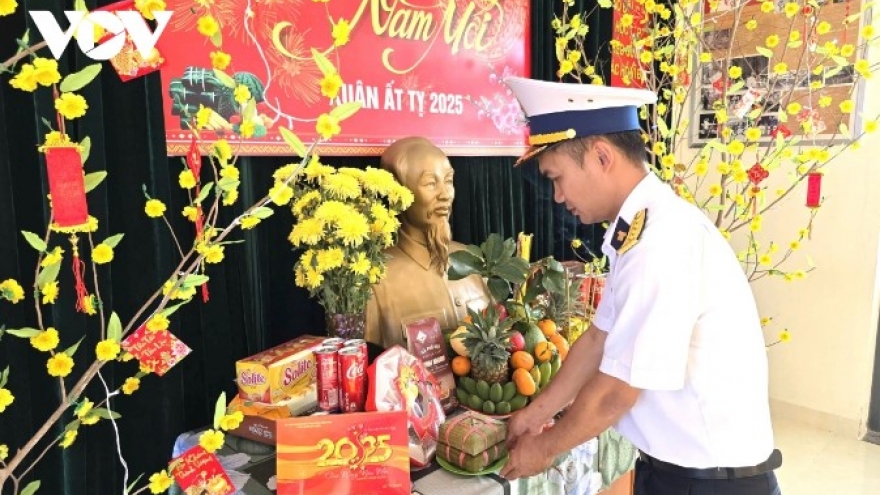 Southwestern island soldiers extend Lunar New Year greetings